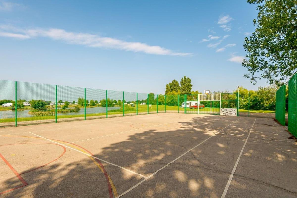 Отель Grange Leisure Park Мейблторп Экстерьер фото